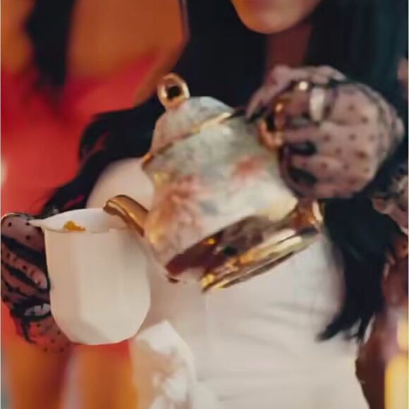 Crown Ming Fine China 8 Oz Creamer And 2 Cup Sugar Bowl Rose Floral Gold Trimmed - Picture 8 of 11